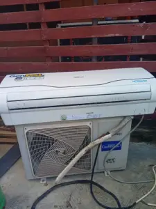 2HP Thermcool Genpal inverter AC with ac hanger and pipes