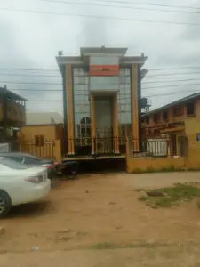 Commercial building Available for lease at iwo road area