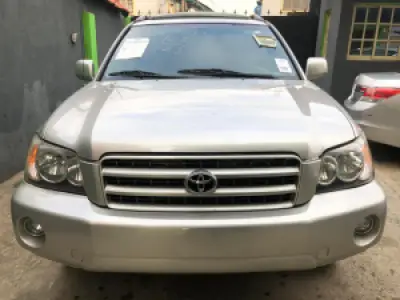 2004 TOYOTA HIGHLANDER