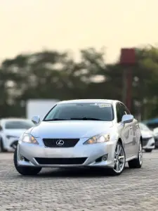 Lexus Is350
